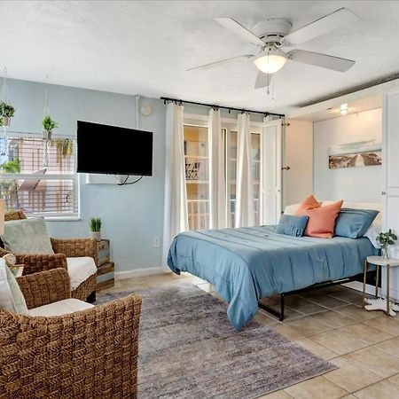 The Seashell Suite With Private Balcony And Walk To Beach Clearwater Beach Exteriör bild